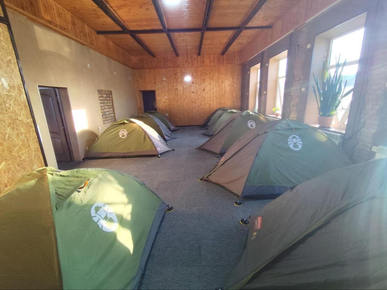 Urban Monkey Tent Hostel & Bar Karakol Luaran gambar