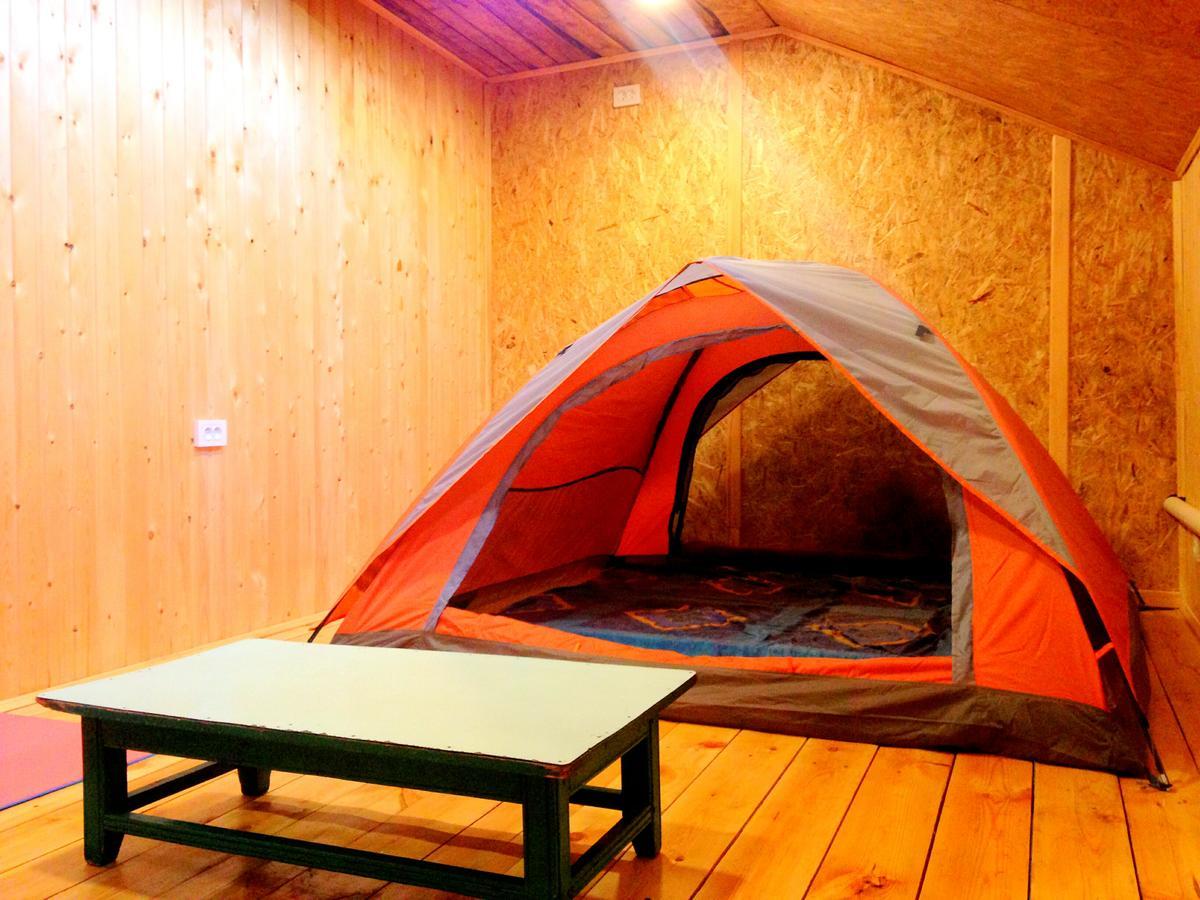Urban Monkey Tent Hostel & Bar Karakol Luaran gambar